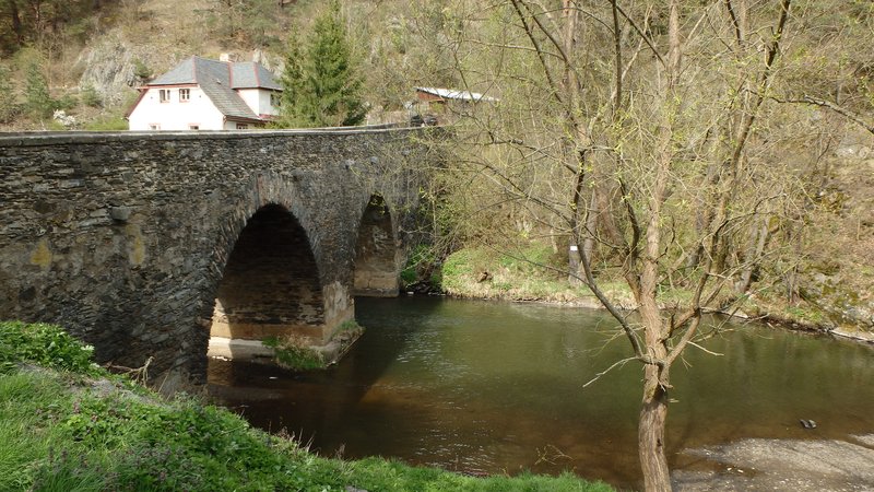 Stone bridge in Rabštejn nad Střelou