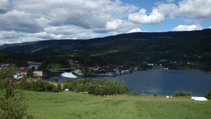 On the way from Ryfoss to Fagernes along the lakes